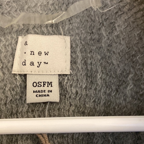 A New Day Short Sleeve Cardigan - Picture 3 of 4